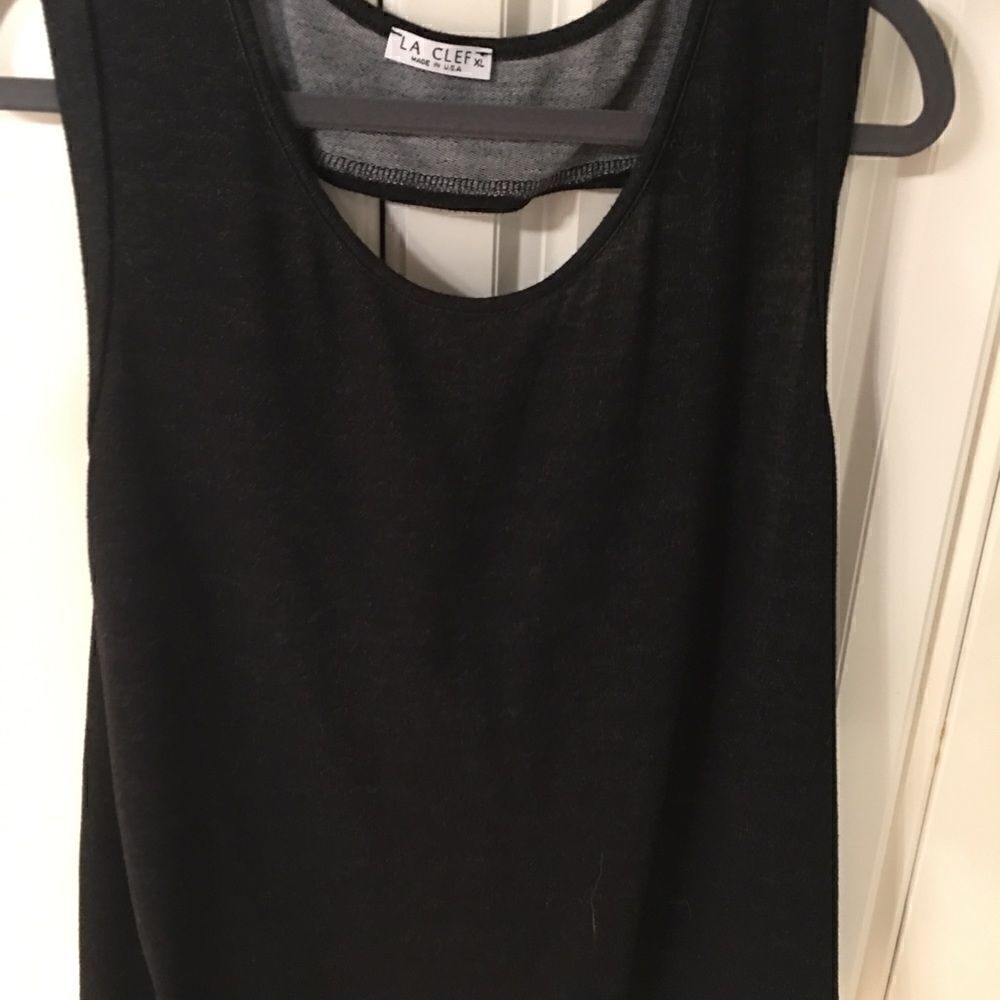 La Clef Open Back Keyhole Tank - Picture 3 of 15